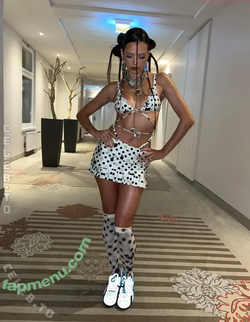 Nina Chuba nude photo #0414 (nina_chuba / ninachuba)