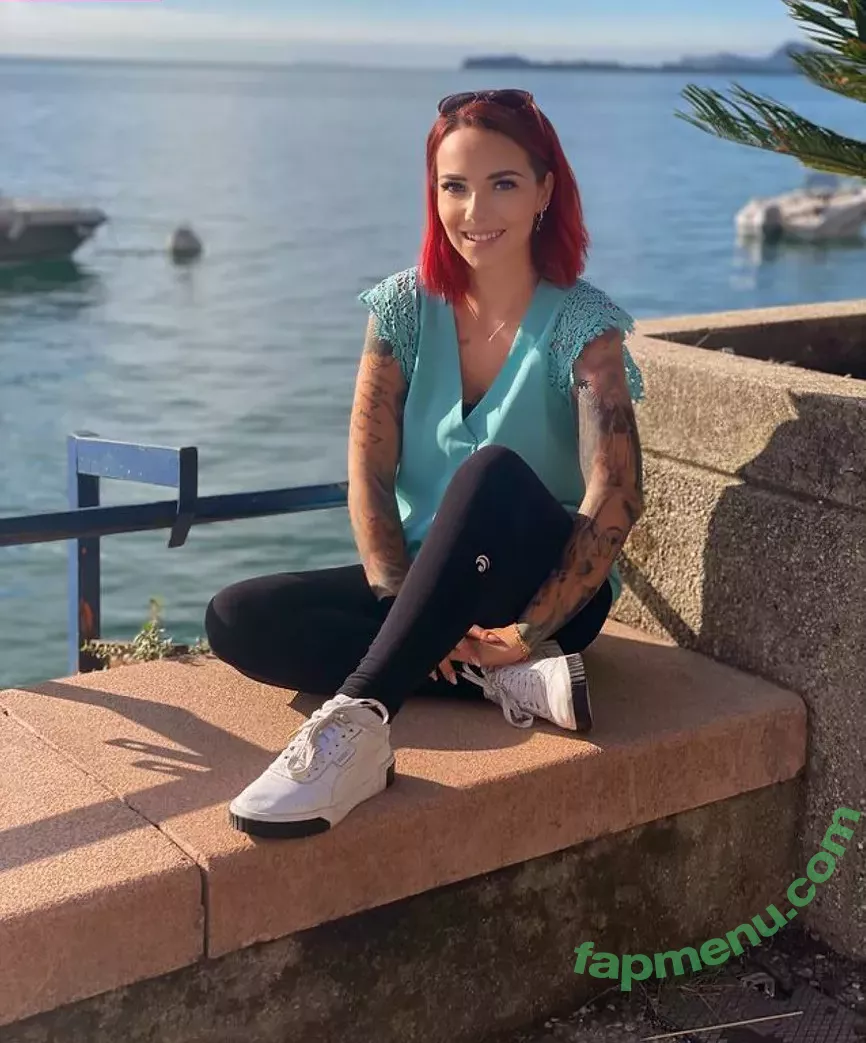 Nina Devil nude photo #0007 (MyNinaDevil / NinaDevil / NinaDevil666 / ninadevil_free / ninadeviloffizielles)