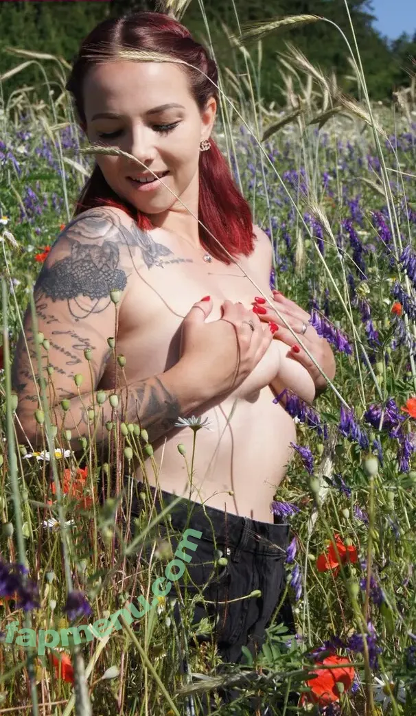 Nina Devil nude photo #0801 (NinaDevil666 / ninadeviloffizielles)