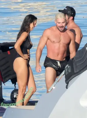 Nina Dobrev / nina nude photo #1869