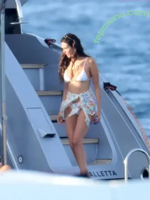 Nina Dobrev / nina nude photo #1885