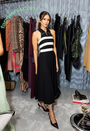 Nina Dobrev / nina nude photo #2029