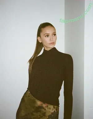 Nina Dobrev / nina nude photo #2051