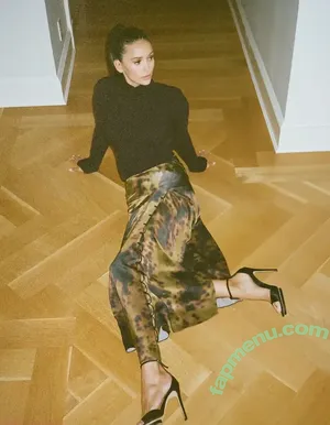 Nina Dobrev / nina nude photo #2053