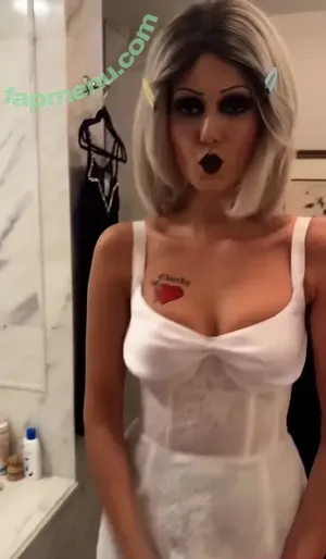 Nina Dobrev / nina nude photo #2143