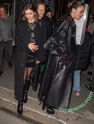 Nina Dobrev / nina nude photo #2166