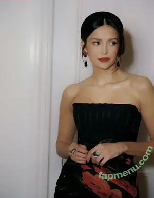 Nina Dobrev / nina nude photo #2222