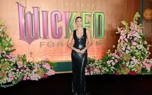 Nina Dobrev / nina nude photo #2294