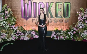 Nina Dobrev / nina nude photo #2331