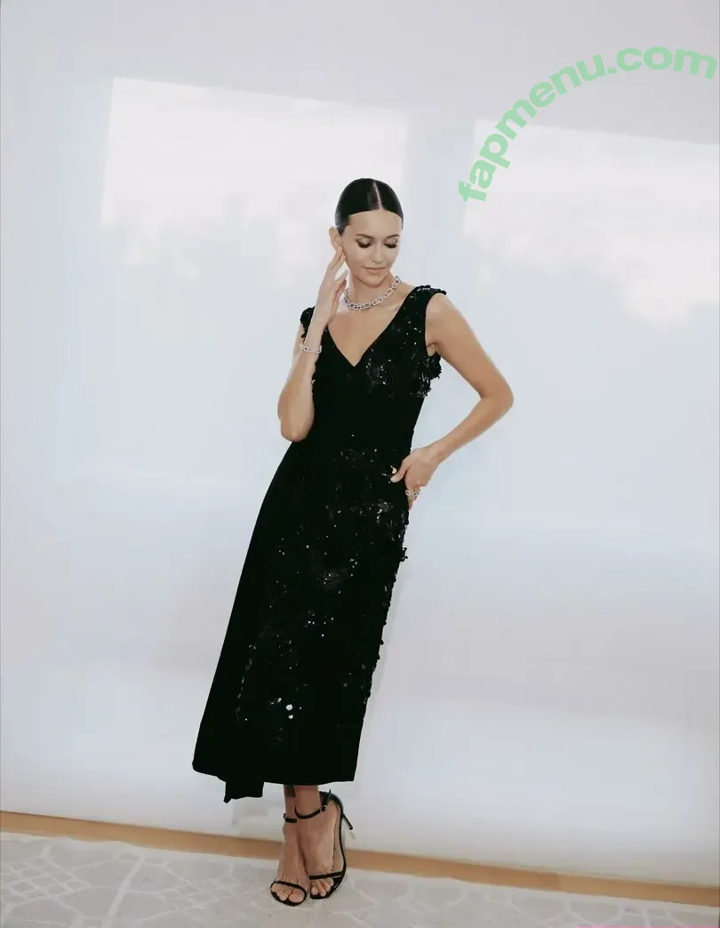 Nina Dobrev nude photo #2176 (nina)