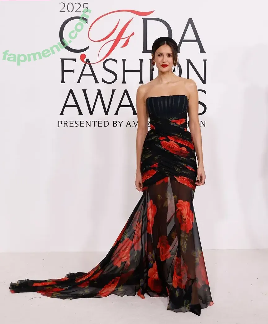 Nina Dobrev nude photo #2184 (nina)