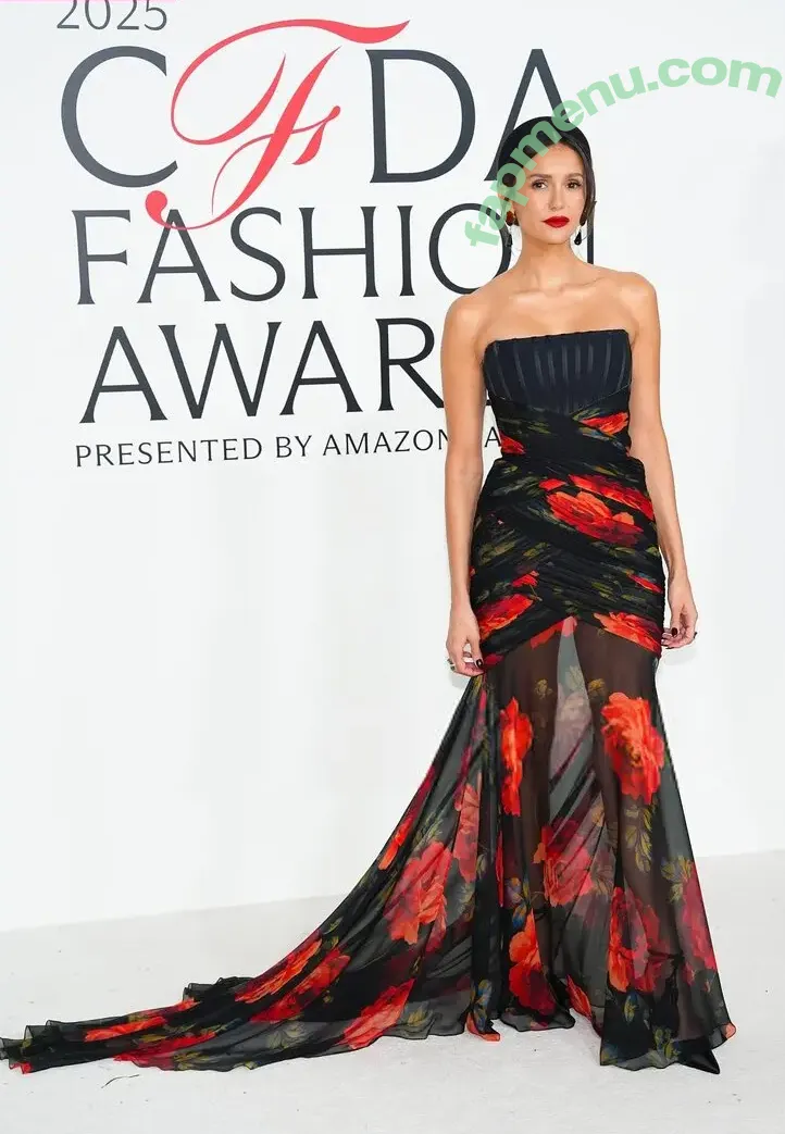 Nina Dobrev nude photo #2185 (nina)