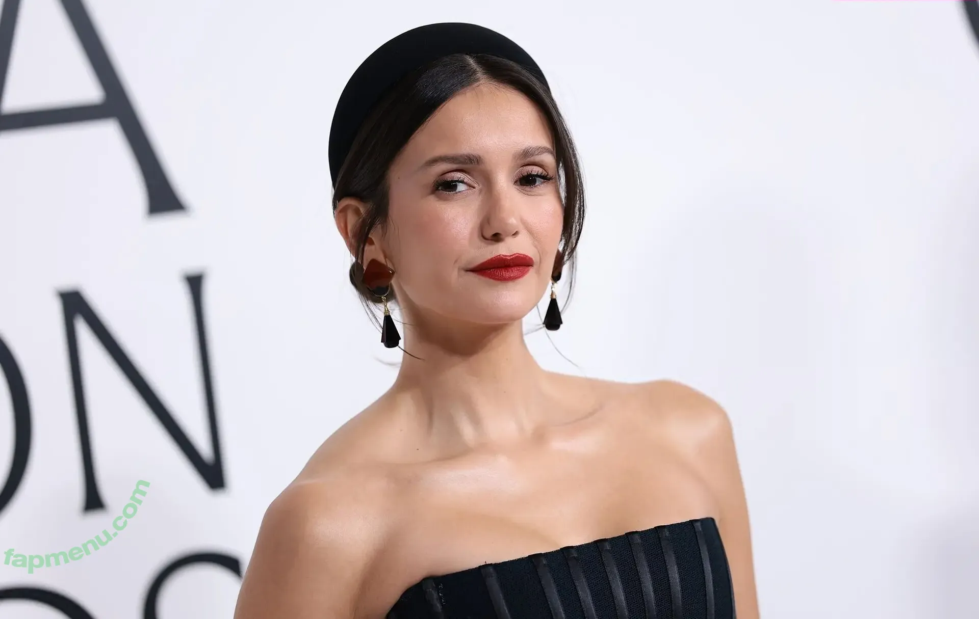 Nina Dobrev nude photo #2191 (nina)