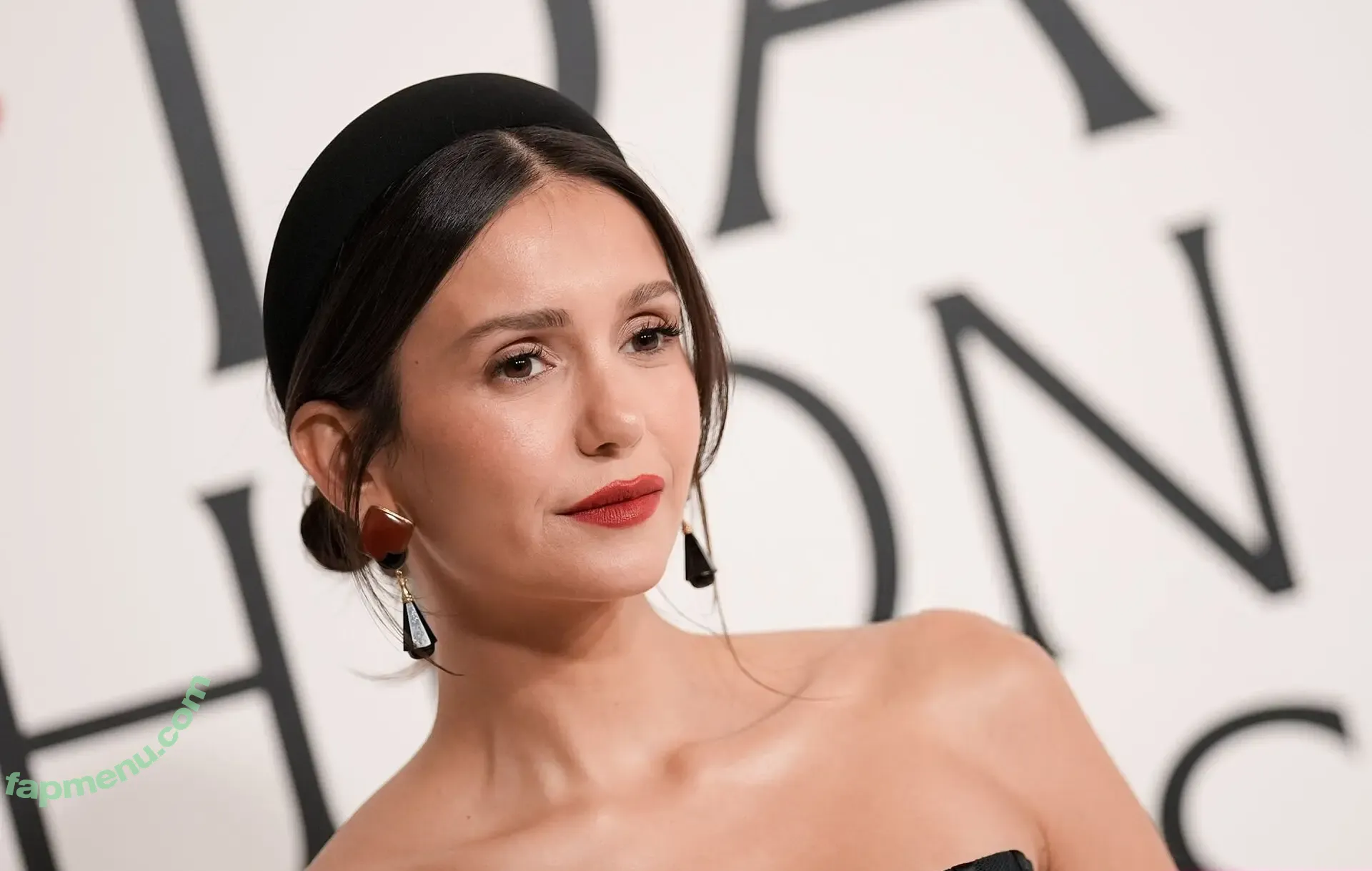 Nina Dobrev nude photo #2196 (nina)