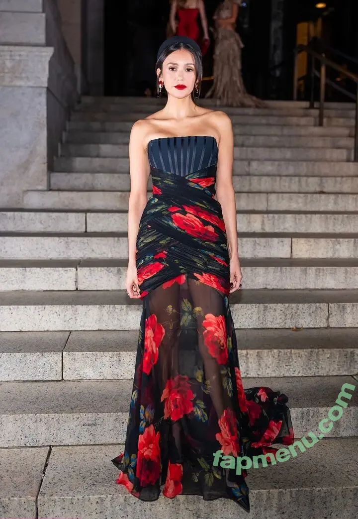 Nina Dobrev nude photo #2200 (nina)