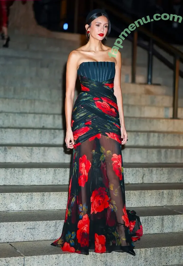 Nina Dobrev nude photo #2201 (nina)