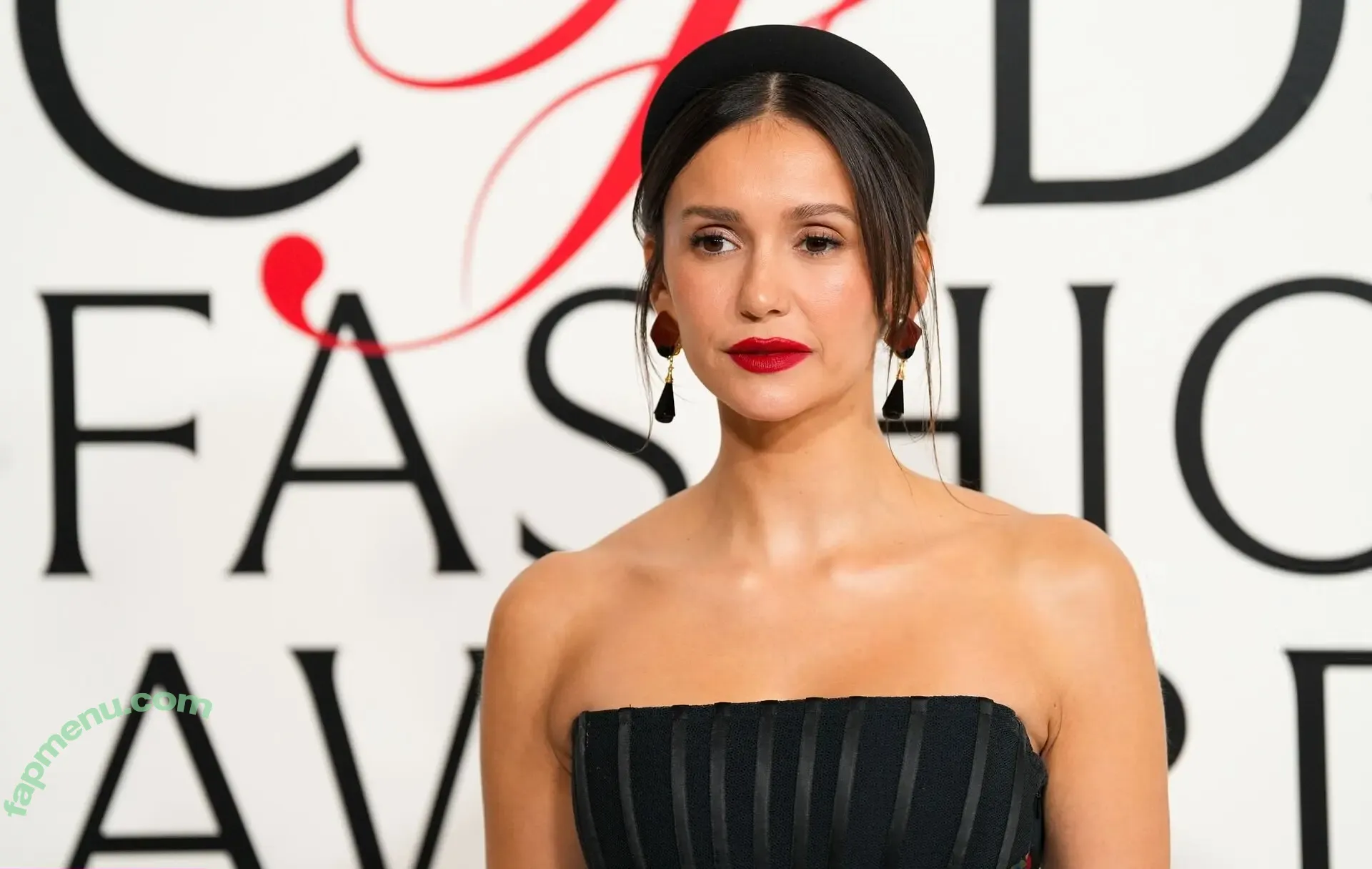 Nina Dobrev nude photo #2218 (nina)