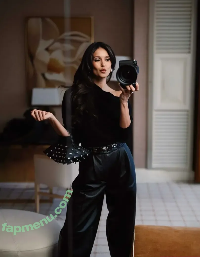 Nina Dobrev nude photo #2374 (nina)