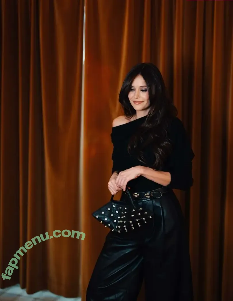 Nina Dobrev nude photo #2378 (nina)