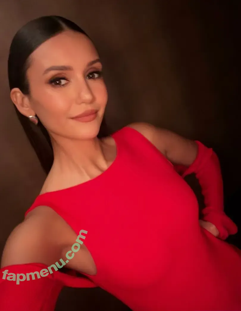 Nina Dobrev nude photo #2385 (nina / nina_dobrev)