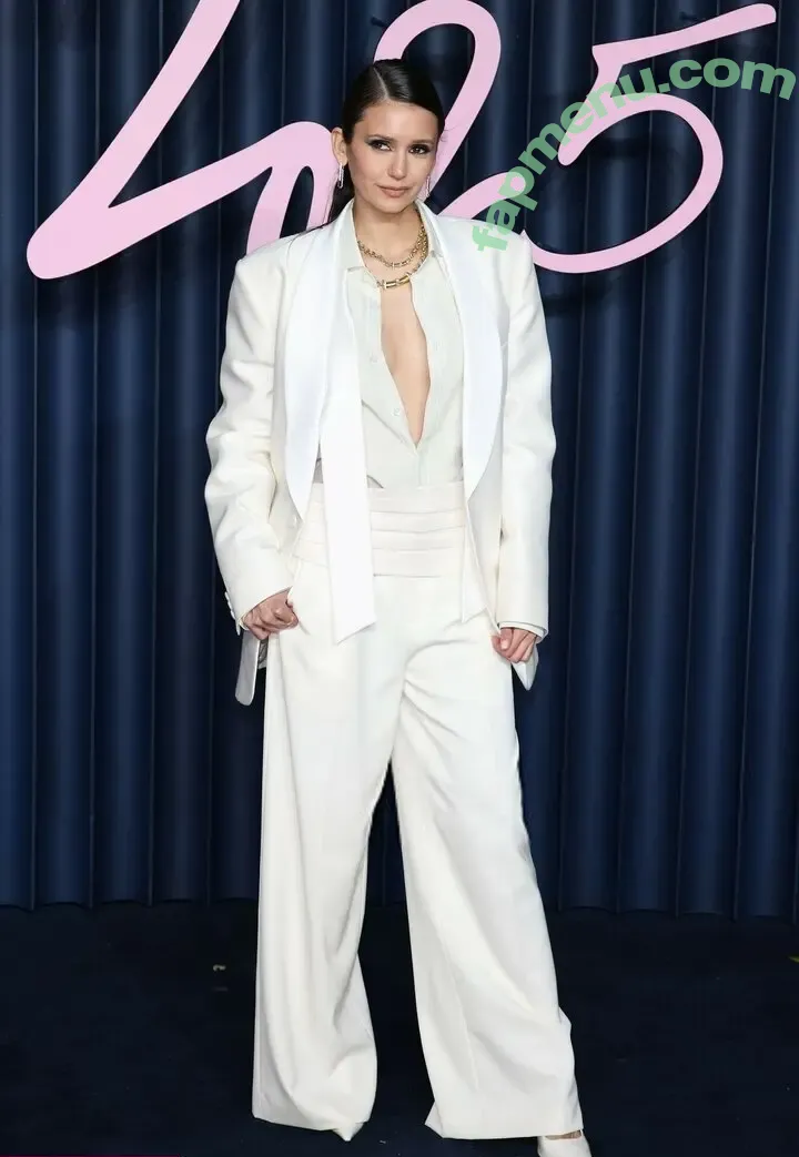 Nina Dobrev nude photo #2451 (nina / nina_dobrev)