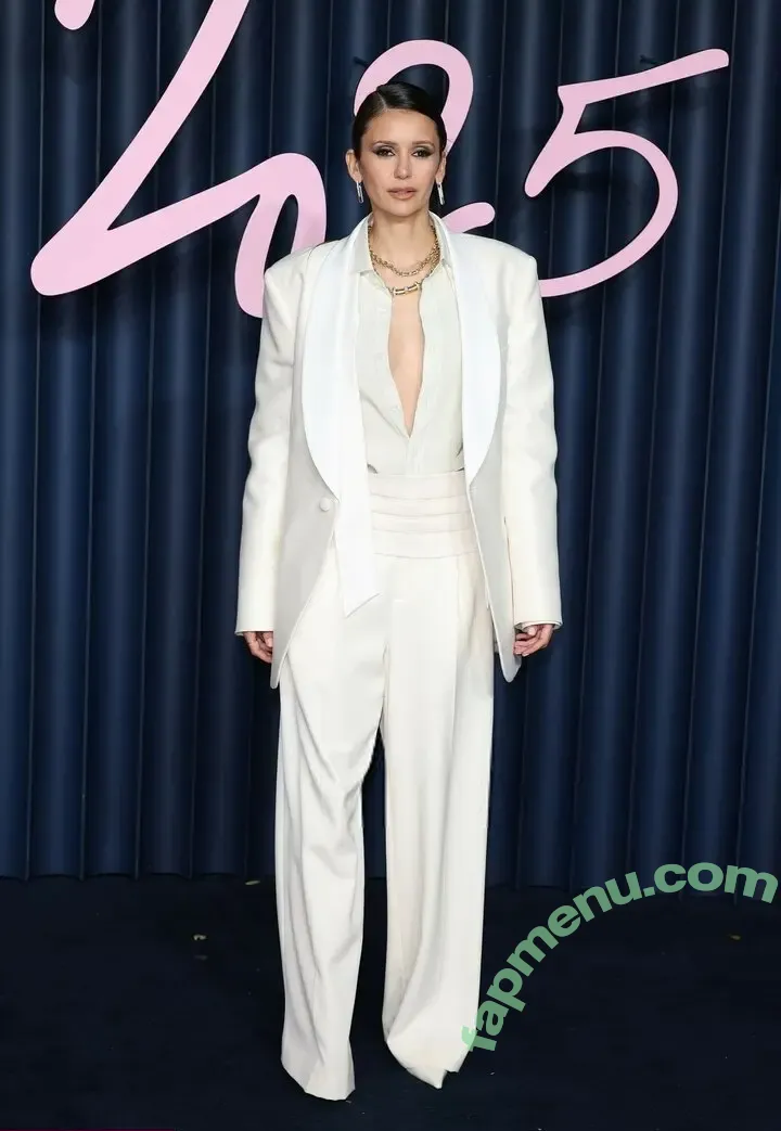 Nina Dobrev nude photo #2452 (nina / nina_dobrev)