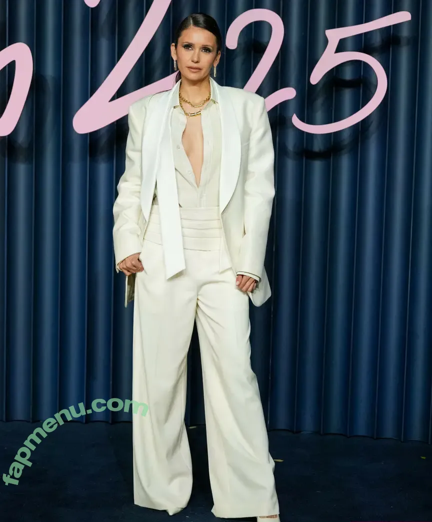 Nina Dobrev nude photo #2474 (nina / nina_dobrev)