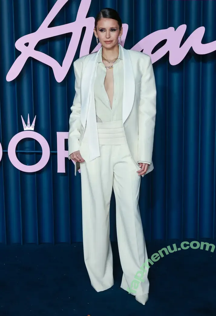 Nina Dobrev nude photo #2481 (nina / nina_dobrev)