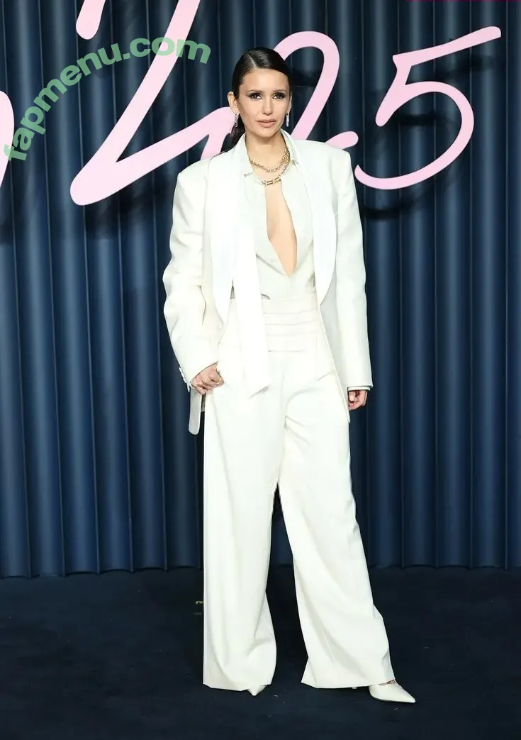 Nina Dobrev nude photo #2493 (nina / nina_dobrev)