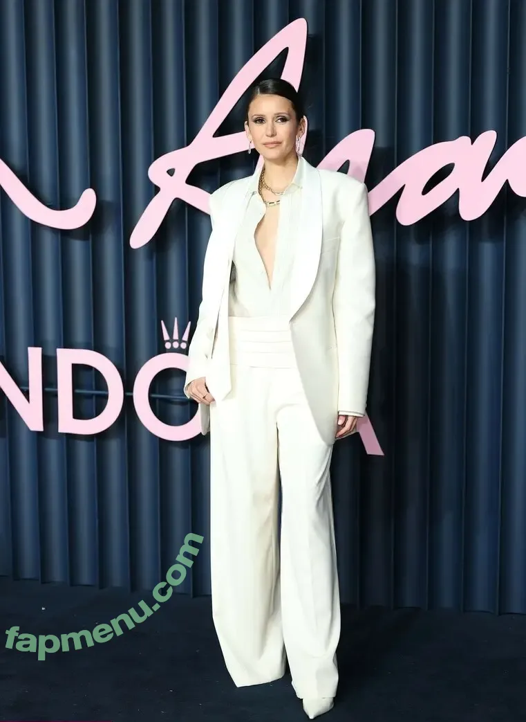 Nina Dobrev nude photo #2517 (nina / nina_dobrev)