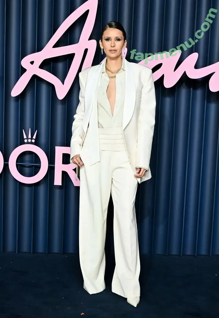 Nina Dobrev nude photo #2519 (nina / nina_dobrev)