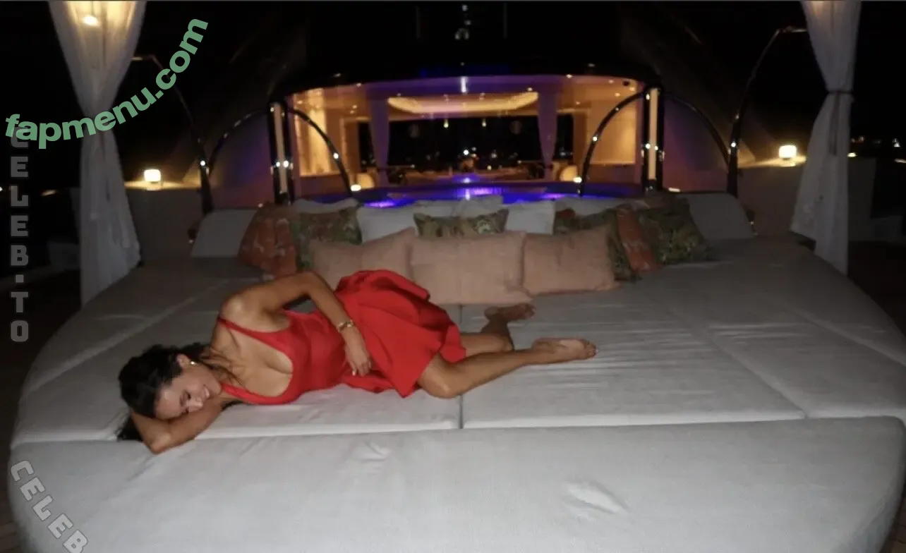 Nina Dobrev nude photo #2664 (nina / nina_dobrev)