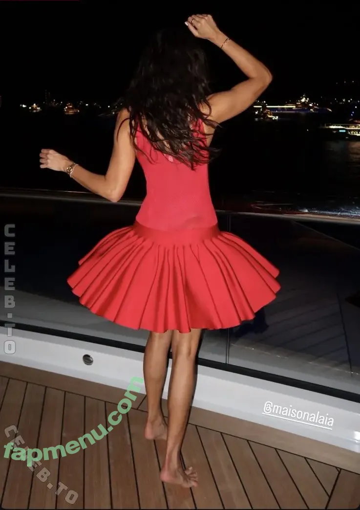 Nina Dobrev nude photo #2666 (nina / nina_dobrev)