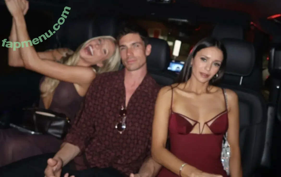 Nina Dobrev nude photo #2668 (nina / nina_dobrev)