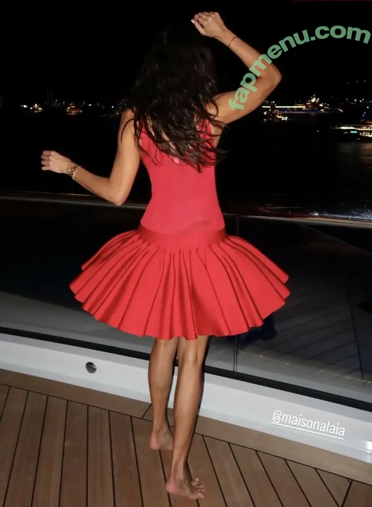 Nina Dobrev nude photo #2671 (nina / nina_dobrev)