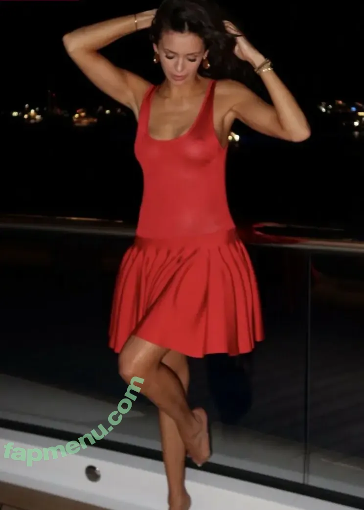 Nina Dobrev nude photo #2673 (nina / nina_dobrev)
