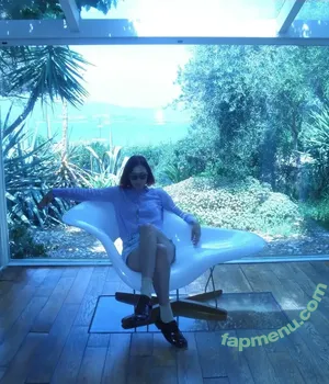 Nina Kraviz / ninakraviz nude photo #0154