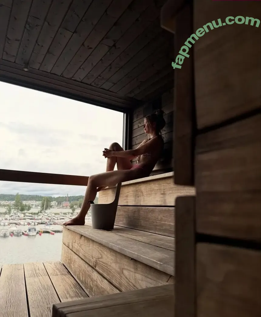 Nina Laitiala nude photo #0082 (nina.laitiala / ninainsauna)