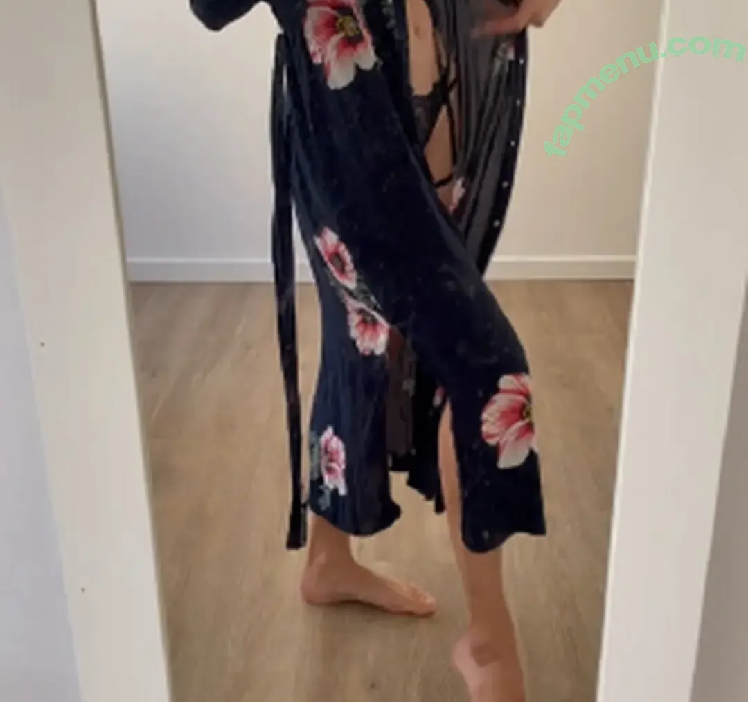 Ninadimiele nude photo #0001 (Nina DiMiele / ninamariedaniele)