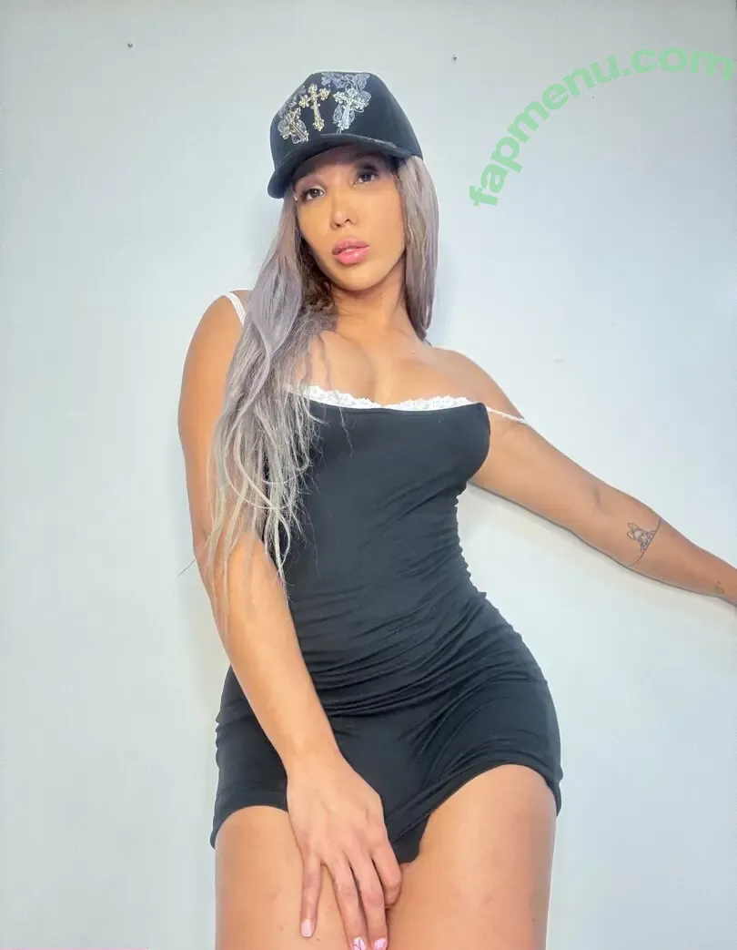 ninagomezts nude photo #0200 (ninagomez1303)