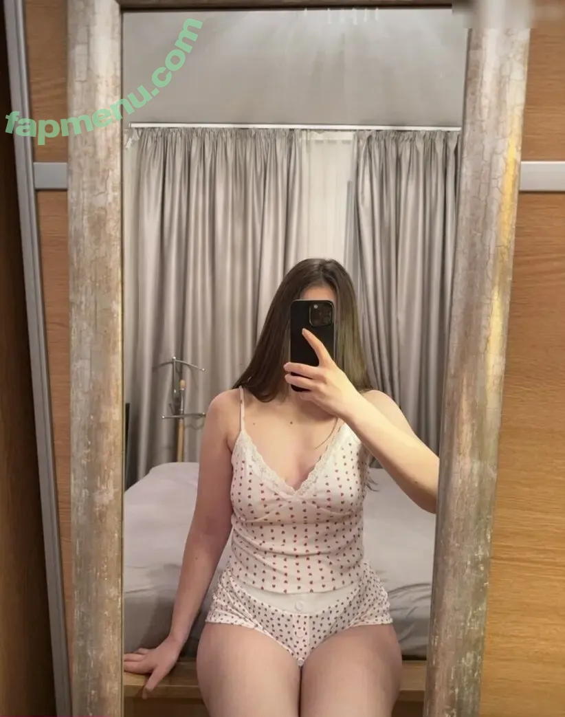 Ninaslovakai nude photo #0006 (marywhited / university.mary)