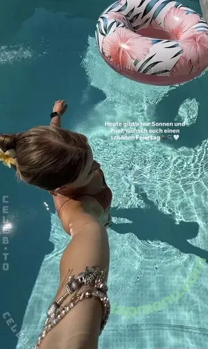 Ninavanmay nude photo #0017