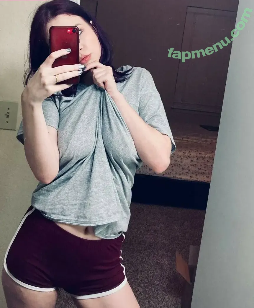 ninavossxo nude photo #0008 (ninavossxo)