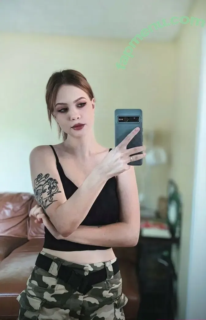 ninavossxo nude photo #0015 (ninavossxo)