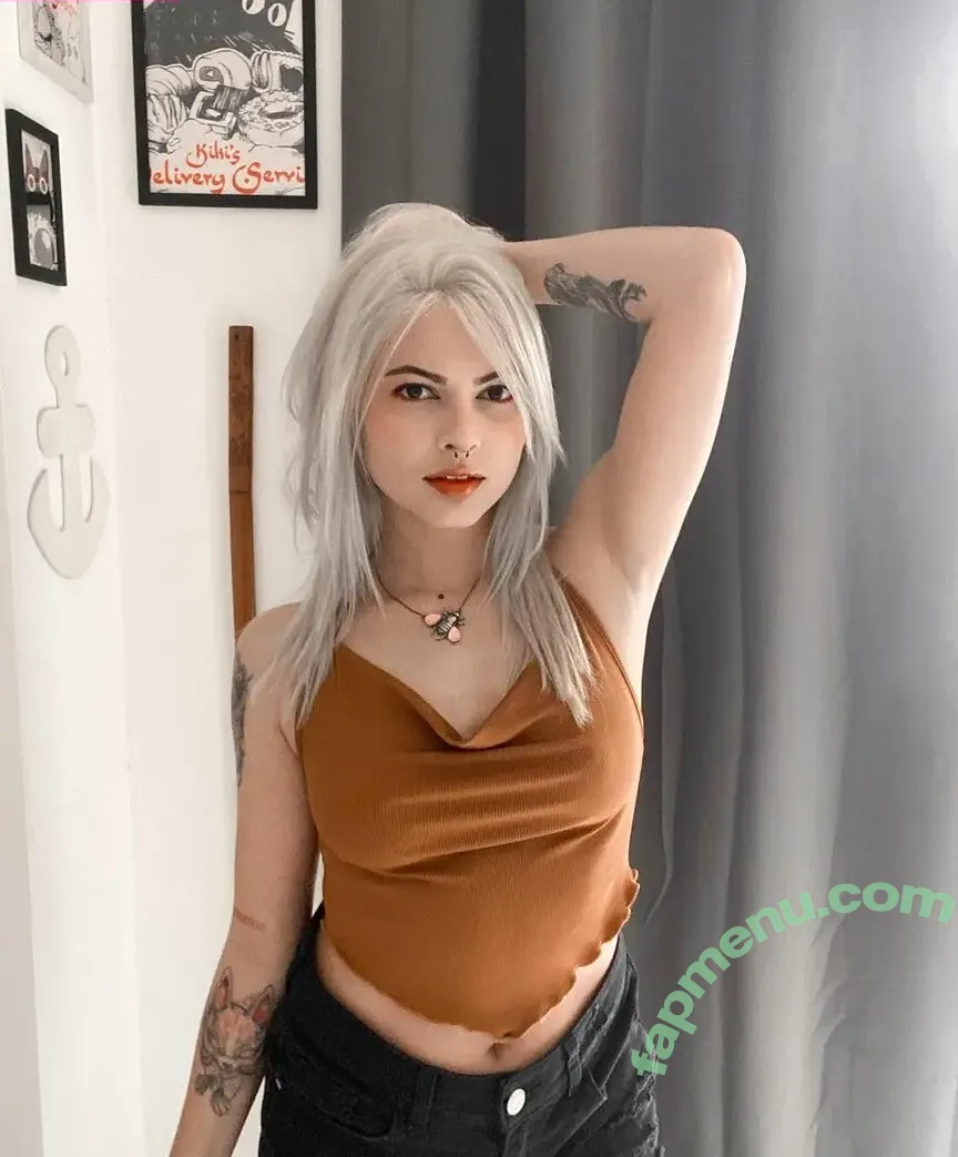 Ninelaris nude photo #0001 (mysaris)