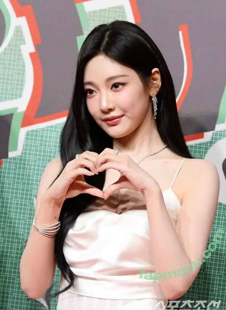 Ningning (æspa nude photo #0312 (aespa / imnotningning / littlechopper)