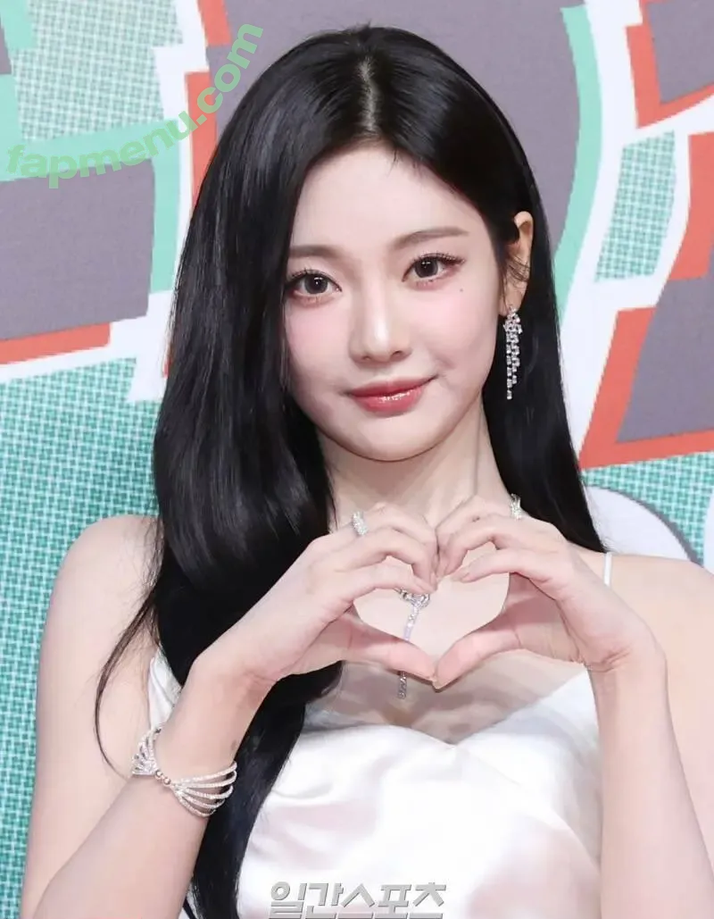 Ningning (æspa nude photo #0316 (aespa / imnotningning / littlechopper)