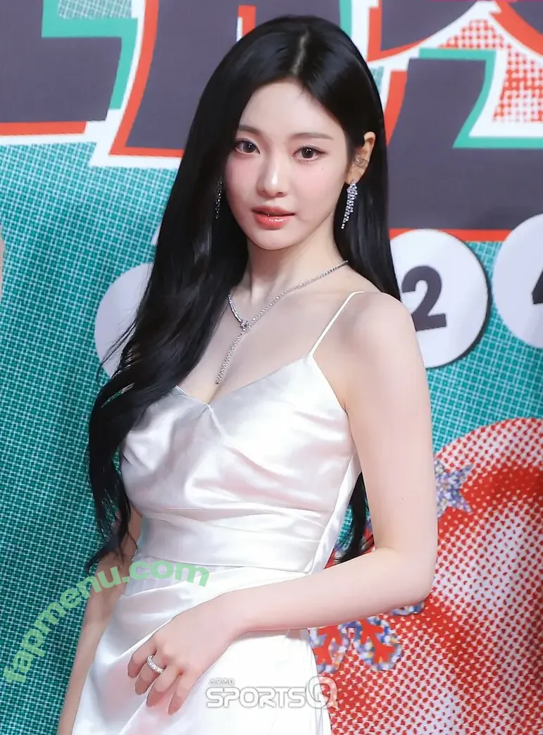 Ningning (æspa nude photo #0321 (aespa / imnotningning / littlechopper)