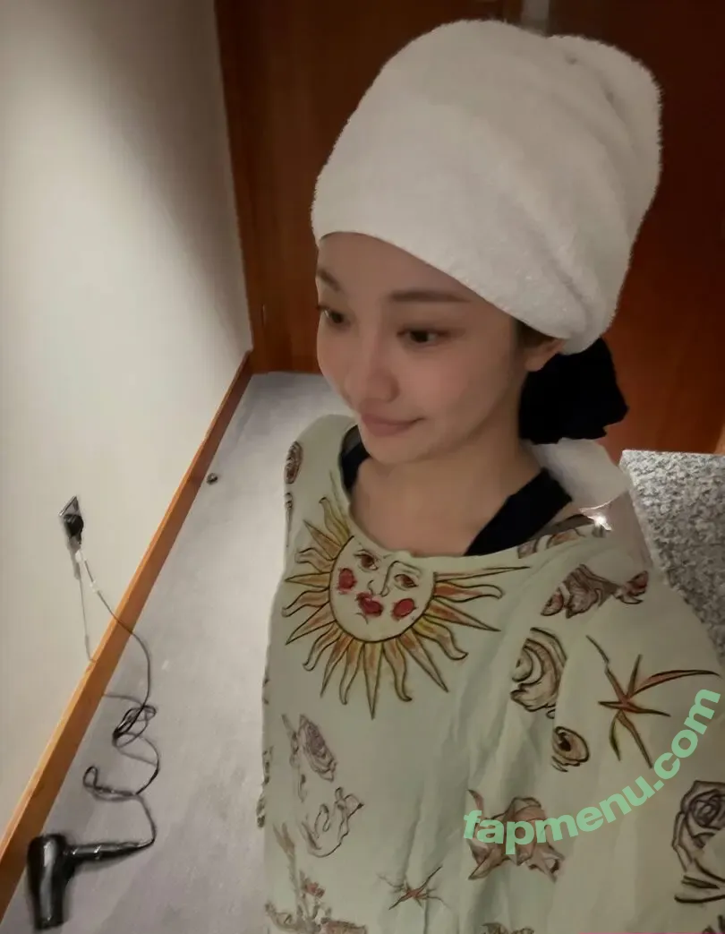 Ningning (æspa nude photo #1382 (aespa / imnotningning / littlechopper)