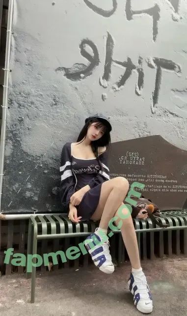 NinimlgbReal nude photo #0014 (Yours_apple)